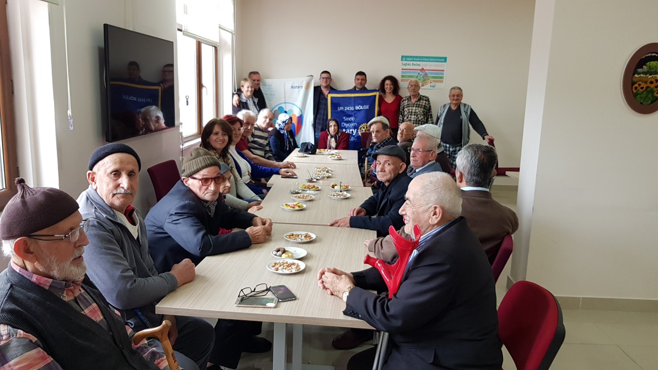 Yaşlılar haftası nedeniyle Sinop Huzurevi Yaşlı Bakım ve Rehabilitasyon Merkezi ziyareti